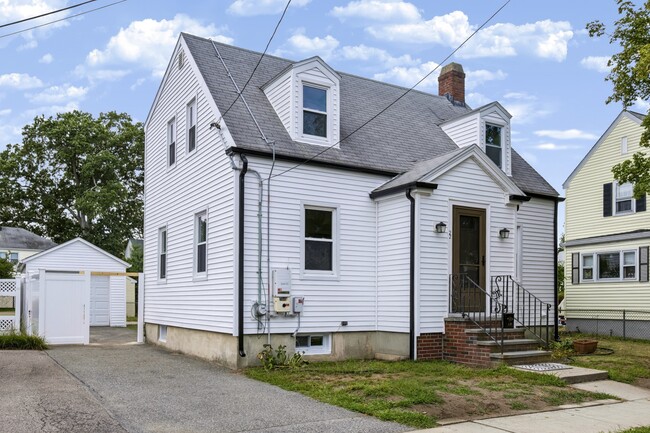 Building Photo - 22 Ruggles St