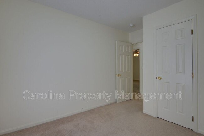 Building Photo - 5132 Rea Rd