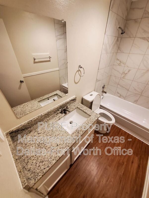 Building Photo - 8005 Meadowlark Ln