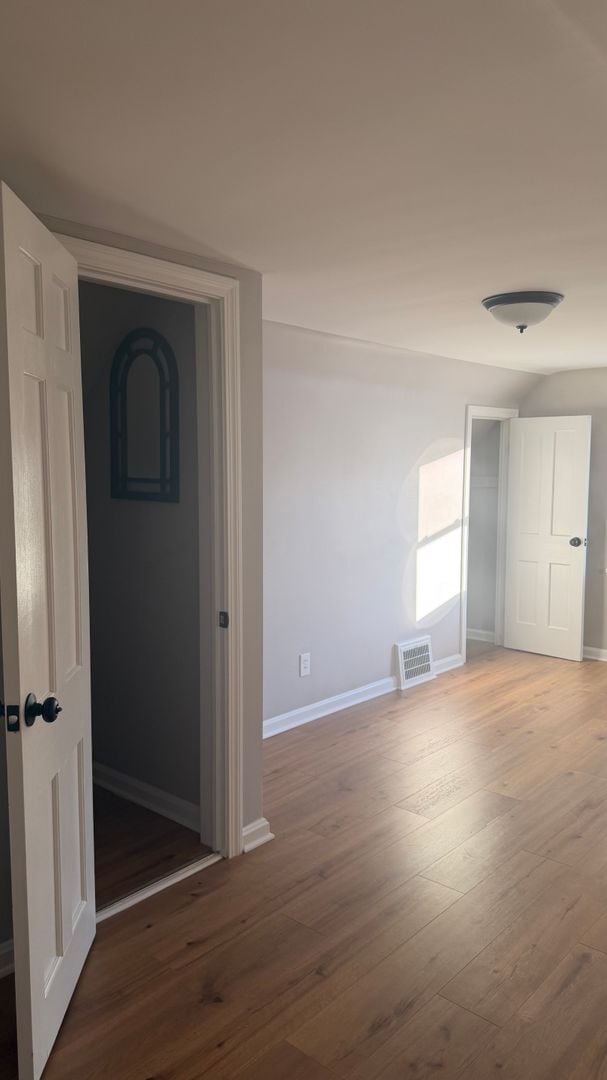 Building Photo - 3 bd 1.5 bath downtown Willoughby