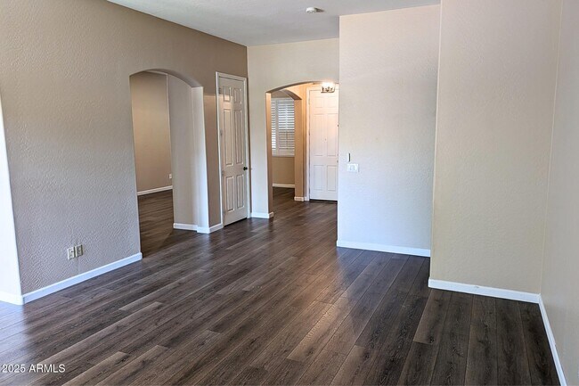 Building Photo - 6752 E Desperado Dr