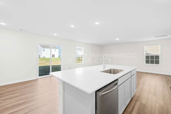 Building Photo - 13152 Hampton Bay Ln