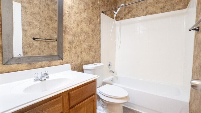 Building Photo - 2614 Orchard Creek Ln
