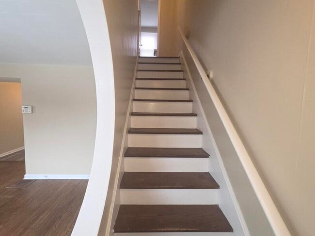 Building Photo - 1519 W 28th St