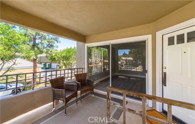 Building Photo - 33 Vassar Aisle