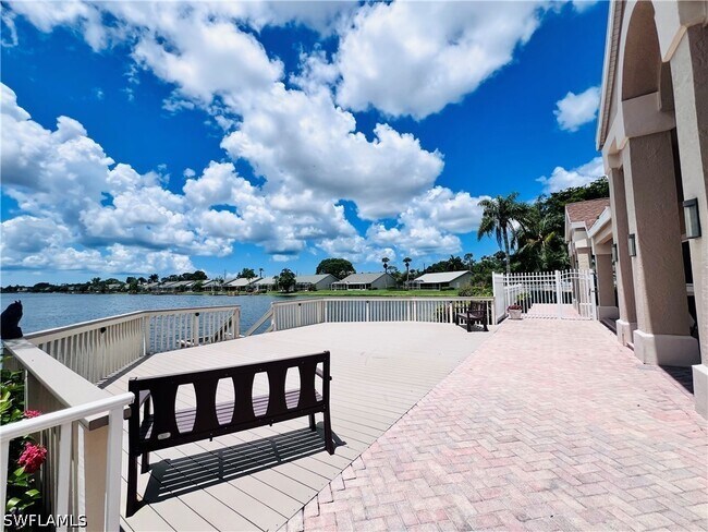 Building Photo - 3250 W Crown Pointe Blvd