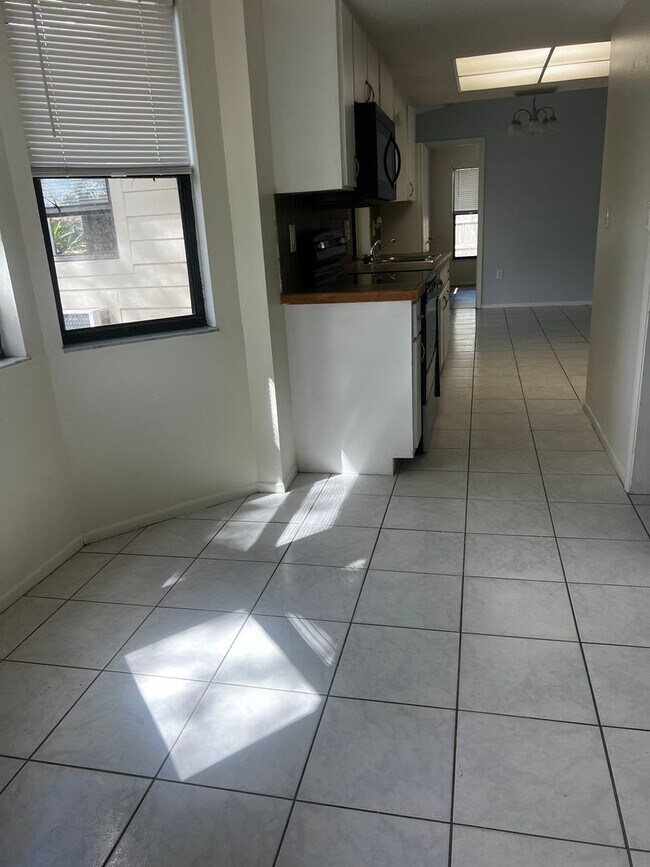 Building Photo - 2BR/2Bath Single Family 1 Car Garage South Venice Home!