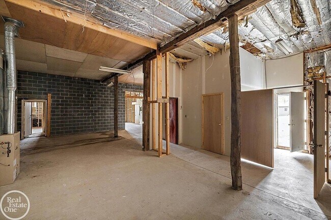 Building Photo - 1765 E Predmore Rd