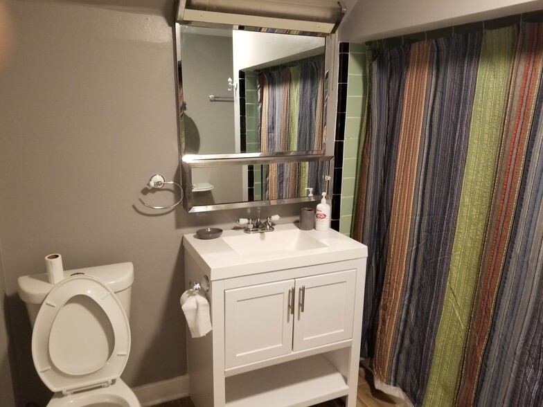 Bath - 7560 W Touhy Ave