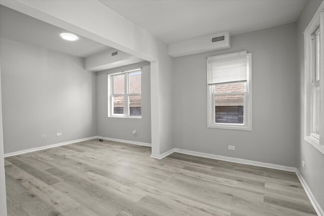 Building Photo - 4731 S Laflin St
