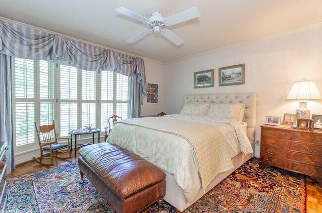 Building Photo - River Bend Townhome