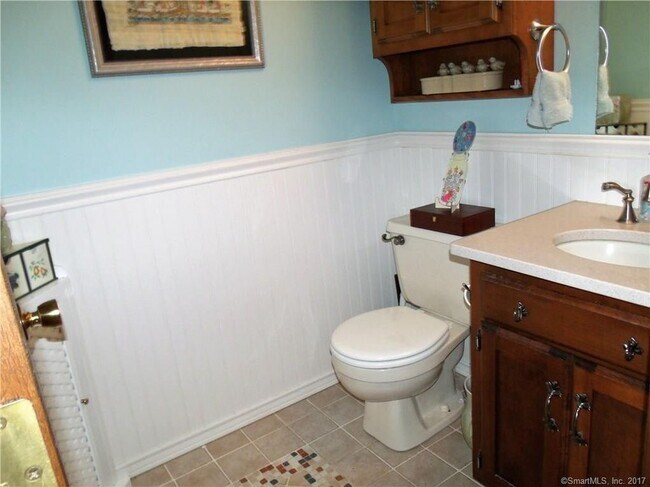 Building Photo - 44 Oak Forest Dr