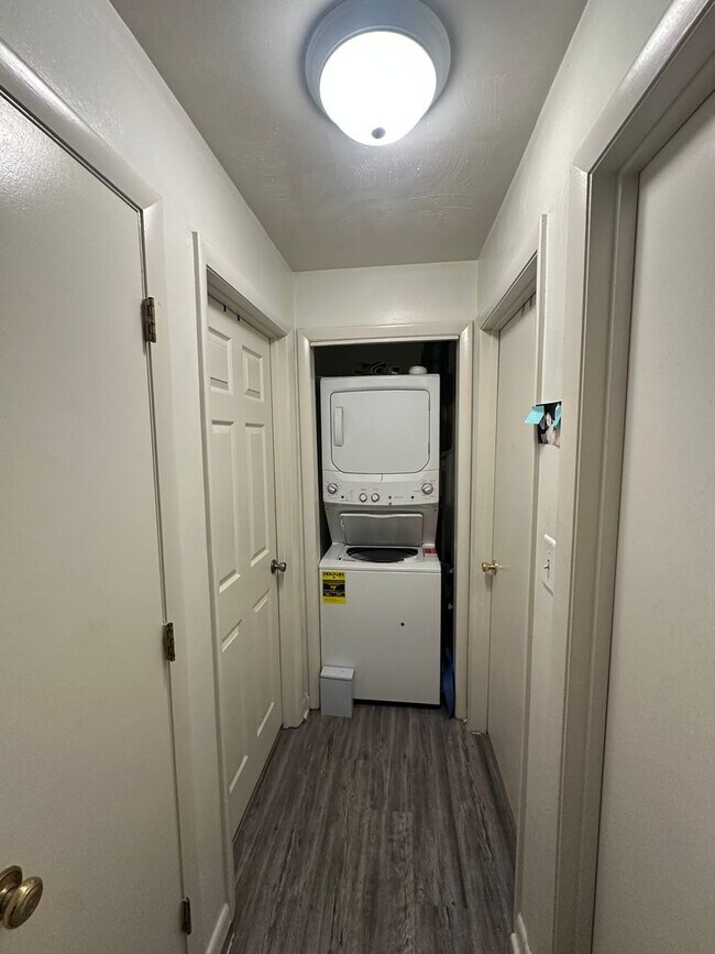 Building Photo - Available for the 2026-2027 lease term.