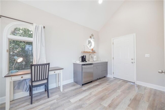 Building Photo - 5997 Warpath Rd