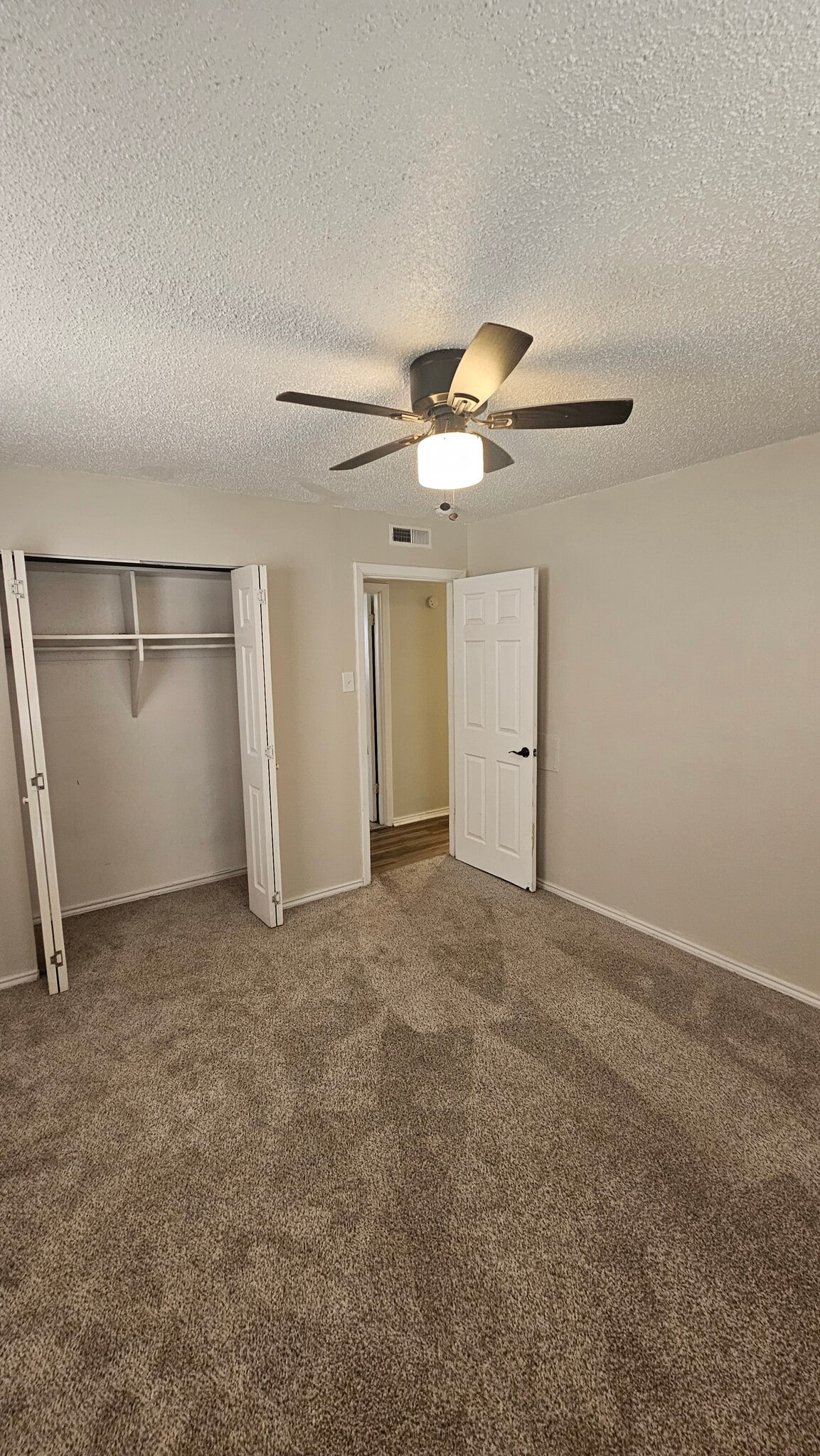 Building Photo - 1006 S Plains Park Dr