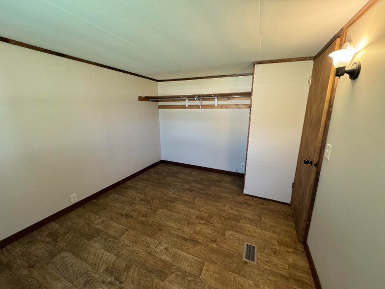 Building Photo - 4664 US-30