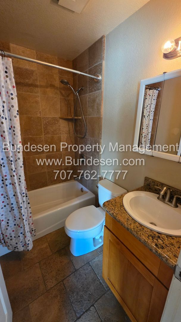 Building Photo - Charming Condo in Plum Tree Subdivision - ...