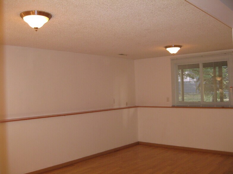 Building Photo - 863 125th Ln NE
