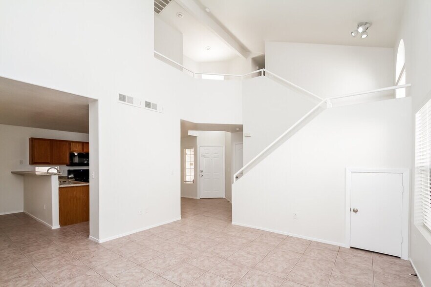 Building Photo - 1424 N Astronomy Cir