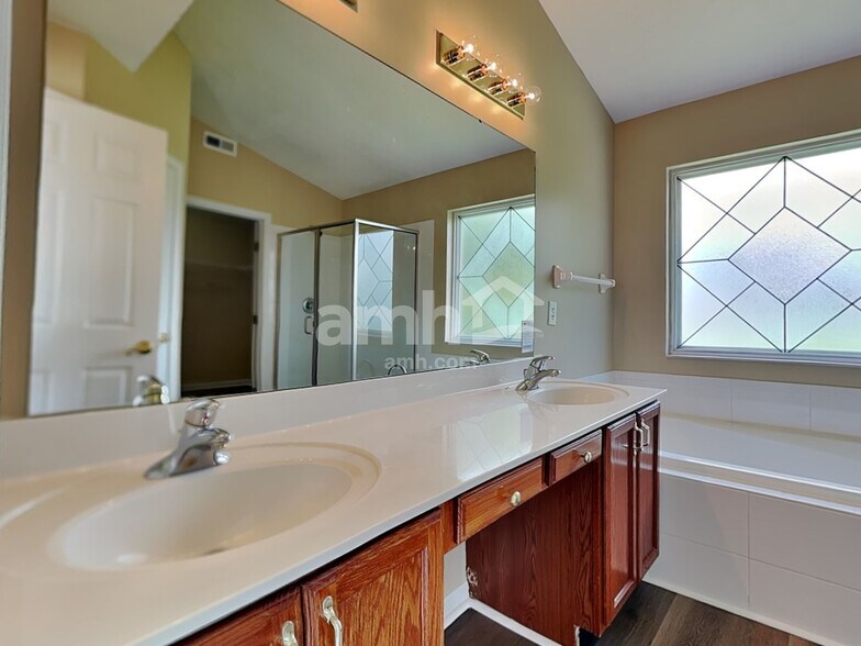 Building Photo - 4558 Randall Dr