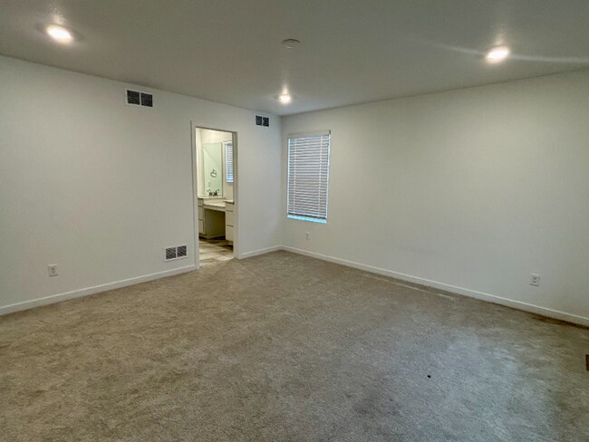Building Photo - 4281 Amanda Dr