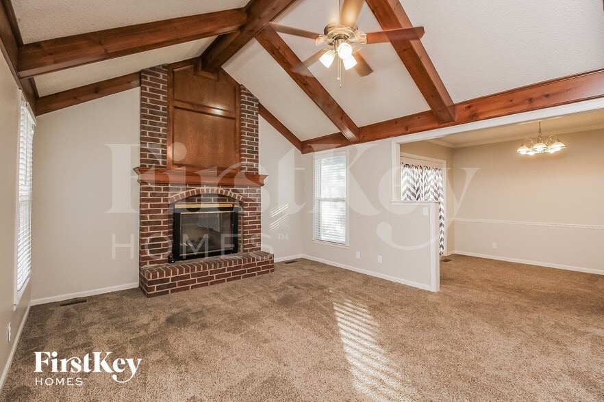 Building Photo - 1715 Regency Dr