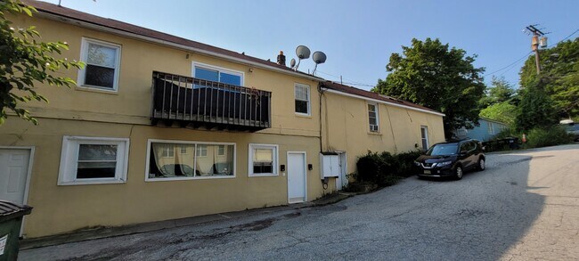 Building Photo - 3c Summit Ave