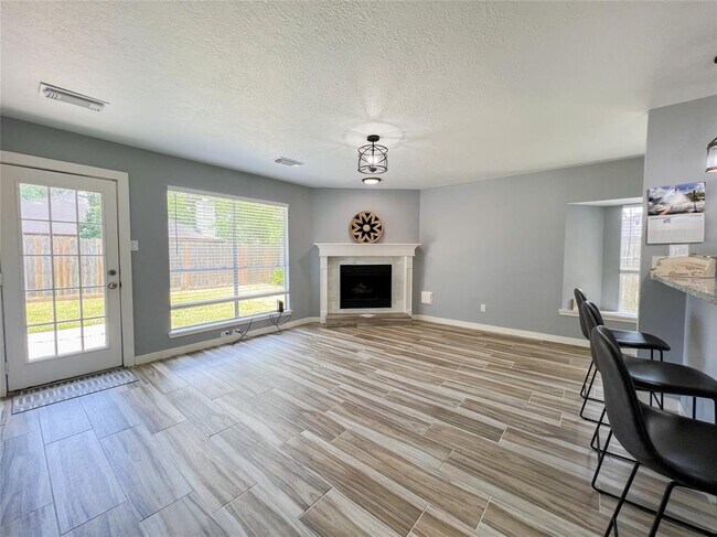 Building Photo - 1035 Wentworth Dr