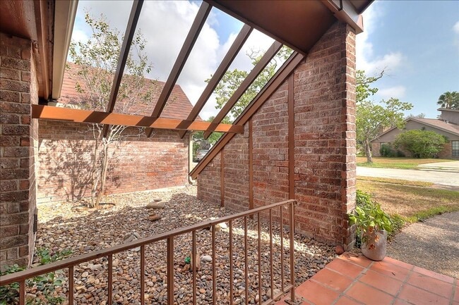 Building Photo - 5530 Tahoe Cir