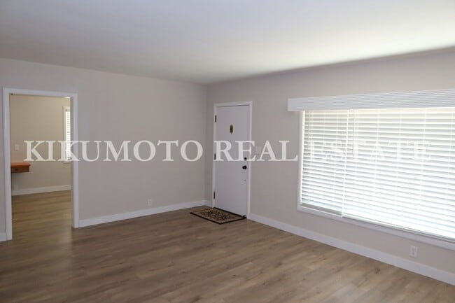 Building Photo - 2 bedrooms, 1 bath, Large 2 car garage & carport
