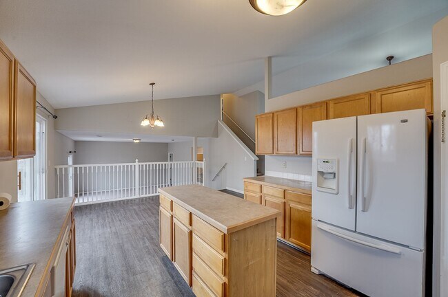 Building Photo - Spacious 3 bed, 2.5 bath home located in Wellington, CO