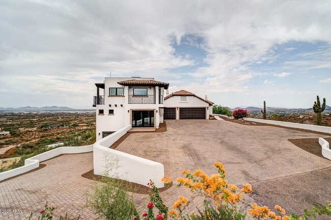 Building Photo - 301 E Jomax Rd