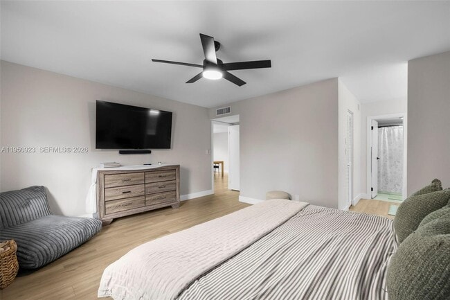 Building Photo - 6100 S Falls Cir Dr