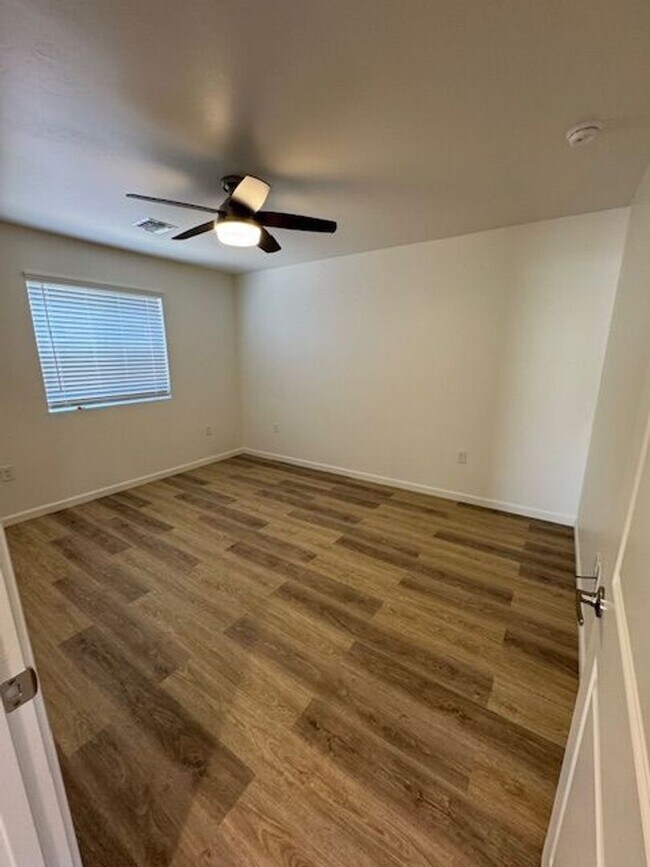 Building Photo - 2429 S Clovis Place-
