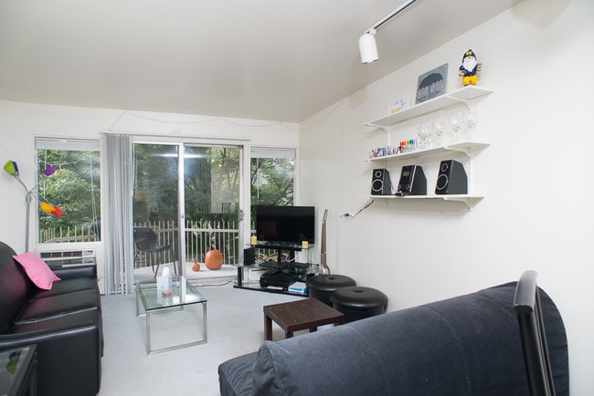 Building Photo - 406 Packard Apartments