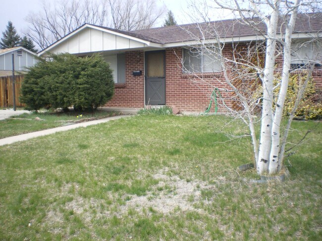 Building Photo - Convenient Location! Easy walk to CU Campu...
