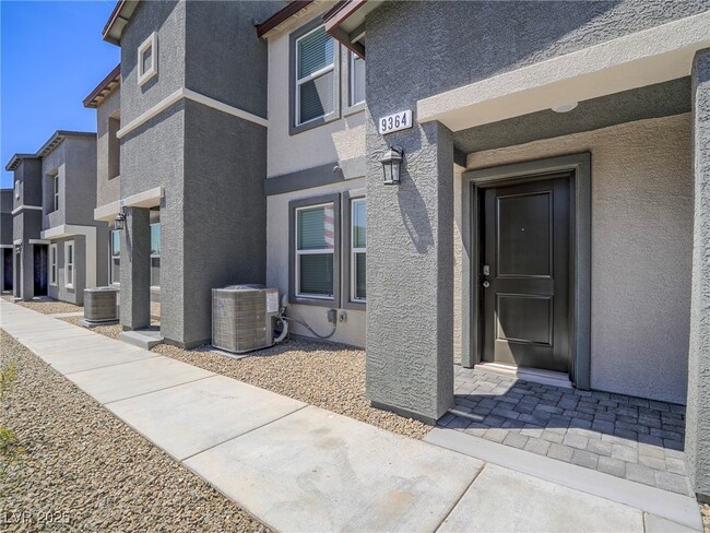 Building Photo - 9364 Serene Hbr St