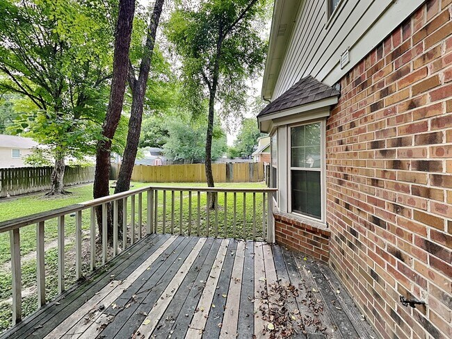 Building Photo - 5913 Sycamore Manor Cove