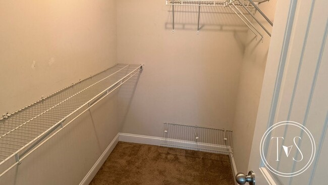 Building Photo - RATE DROP ALERT (was $1980/month) and SUMM...