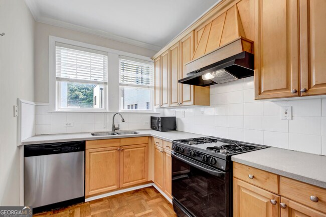 Building Photo - 878 Briarcliff Rd NE