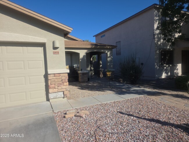 Building Photo - 1958 E Renegade Trail