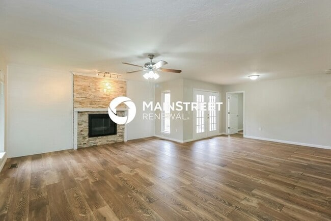 Building Photo - 3 Bedroom Pet-Friendly Home in Oklahoma City, OK with Main Street Renewal