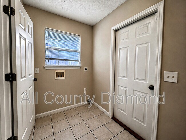 Building Photo - 7115 Brandywine Dr