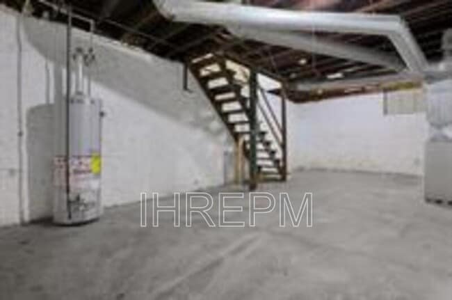 Building Photo - 1259 E Livingston Ave
