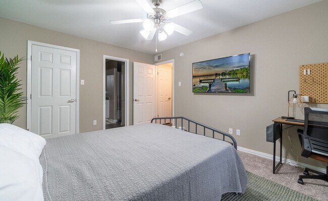 Building Photo - 10020 Regal Park Ln