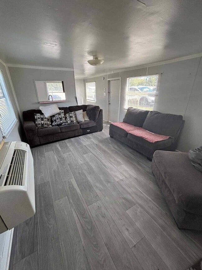 Building Photo - 132 Yarbro Rd