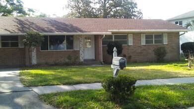 Building Photo - Great property with huge yard on small lake