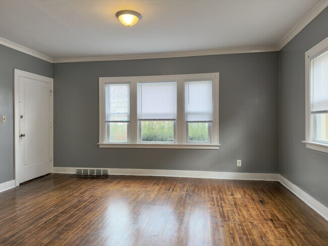 Building Photo - 901-903 14th St