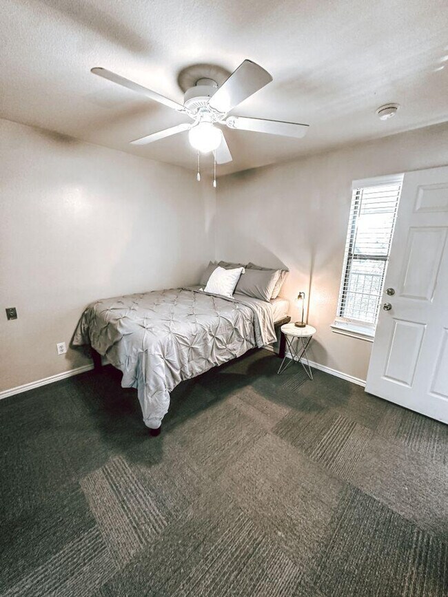 Building Photo - 1201 Cleveland St