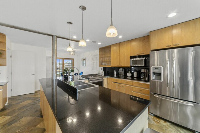 Building Photo - 4132 Matia Dr